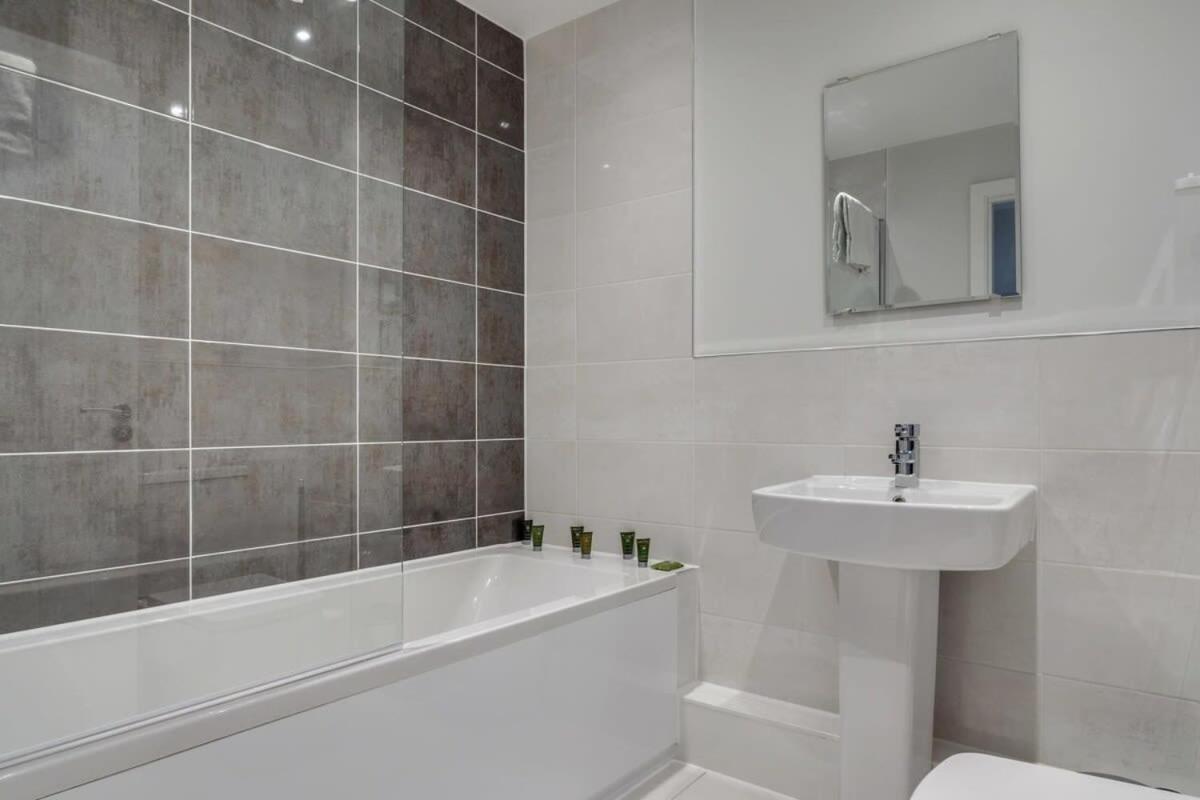 Lovely Riverside 2 Bed Apartment Leeds (West Yorkshire) Exterior foto